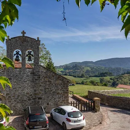 Chalet El Jardin Escondido De Helgueras