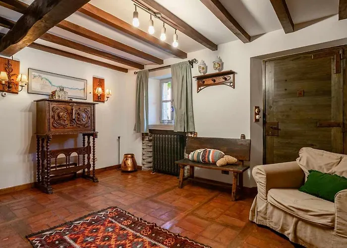 Chalet El Jardin Escondido De Helgueras